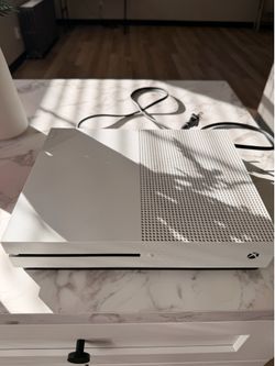 Xbox One S Console – Works Great – Console Only