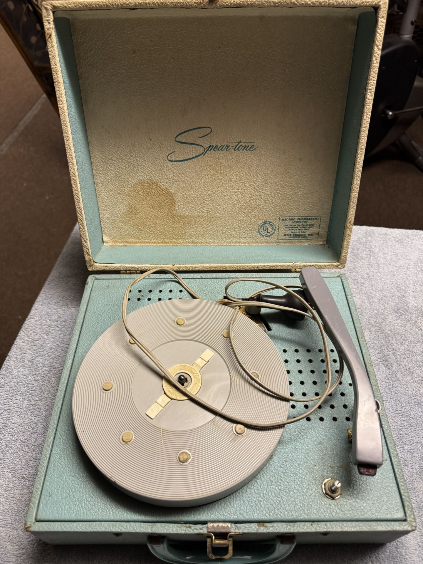 Vintage Lionel Spear-Tone Phonograph