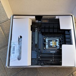 Ryzen 7 7800X3D + ASUS B650 TUF WIFI (Gaming Combo)