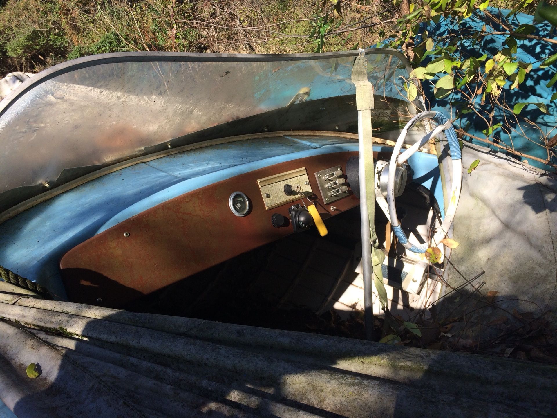 1950’s boat with Evanrude starlite