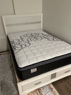 Full size mattress pillow top 12”.    New mattress in a plastic sealed.  We offer same day delivery