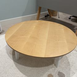 Round table from Floyd