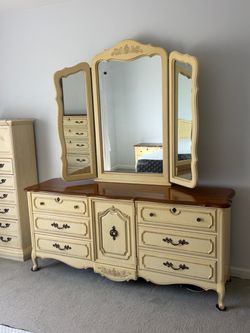 French provincial bedroom set - 7 pieces