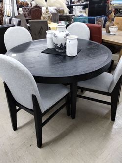Closeout price - Dining Table set