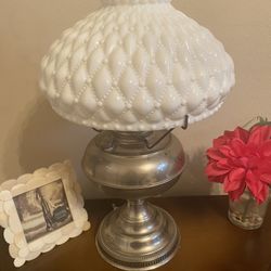 Beautiful Antique Rayo Lamp (Electric)