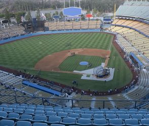 Dodger vs Giants Tickets  9/19 6:10pm