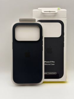 Apple iPhone 17 Pro Silicone Case w/MagSafe Camera Control Black Matte