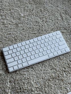 Apple Magic Keyboard A1644 – Bluetooth, Rechargeable