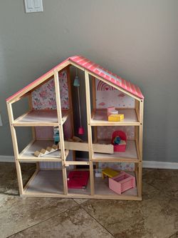 Playhouse / dollhouse