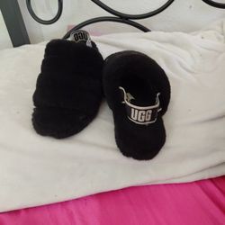 inched UGG furry Slippers 