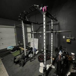Squat Rack With Pulled System 