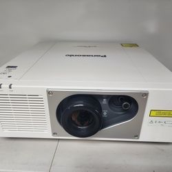 Panasonic PT-RZ570w WUXGA DLP PROJECTOR 