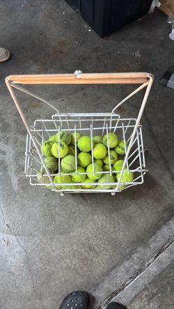 Tennis balls