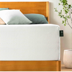 New 14 inch king size memory foam bed sealed in box