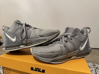 LeBron Witness 7 Basketball Shoes Youth 7.5 