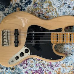 Fender Squier Jazz Bass 5-String Bass Guitar