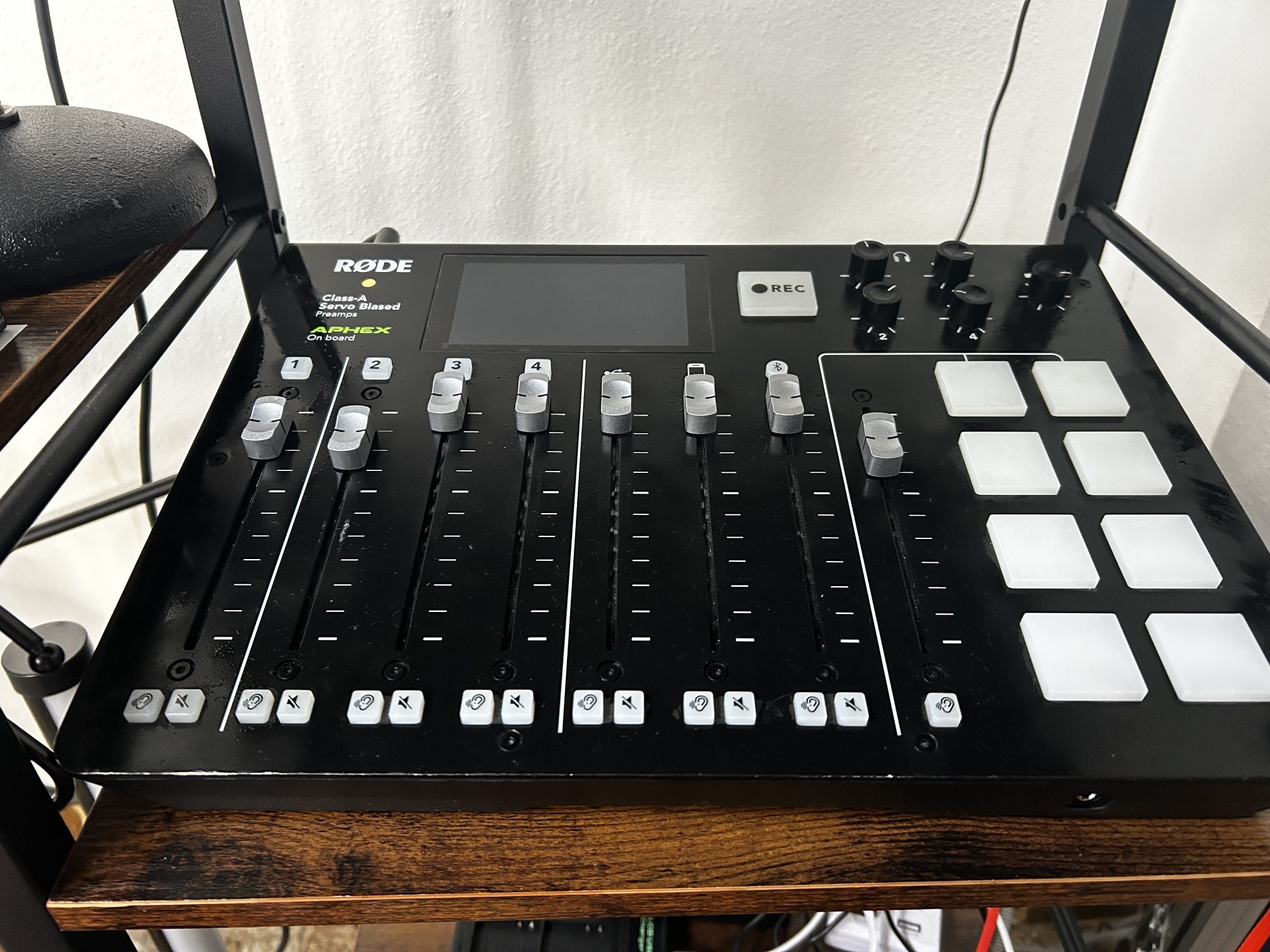 Rodecaster pro kit + Microphones + Headphones