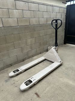 Crown pallet jacks