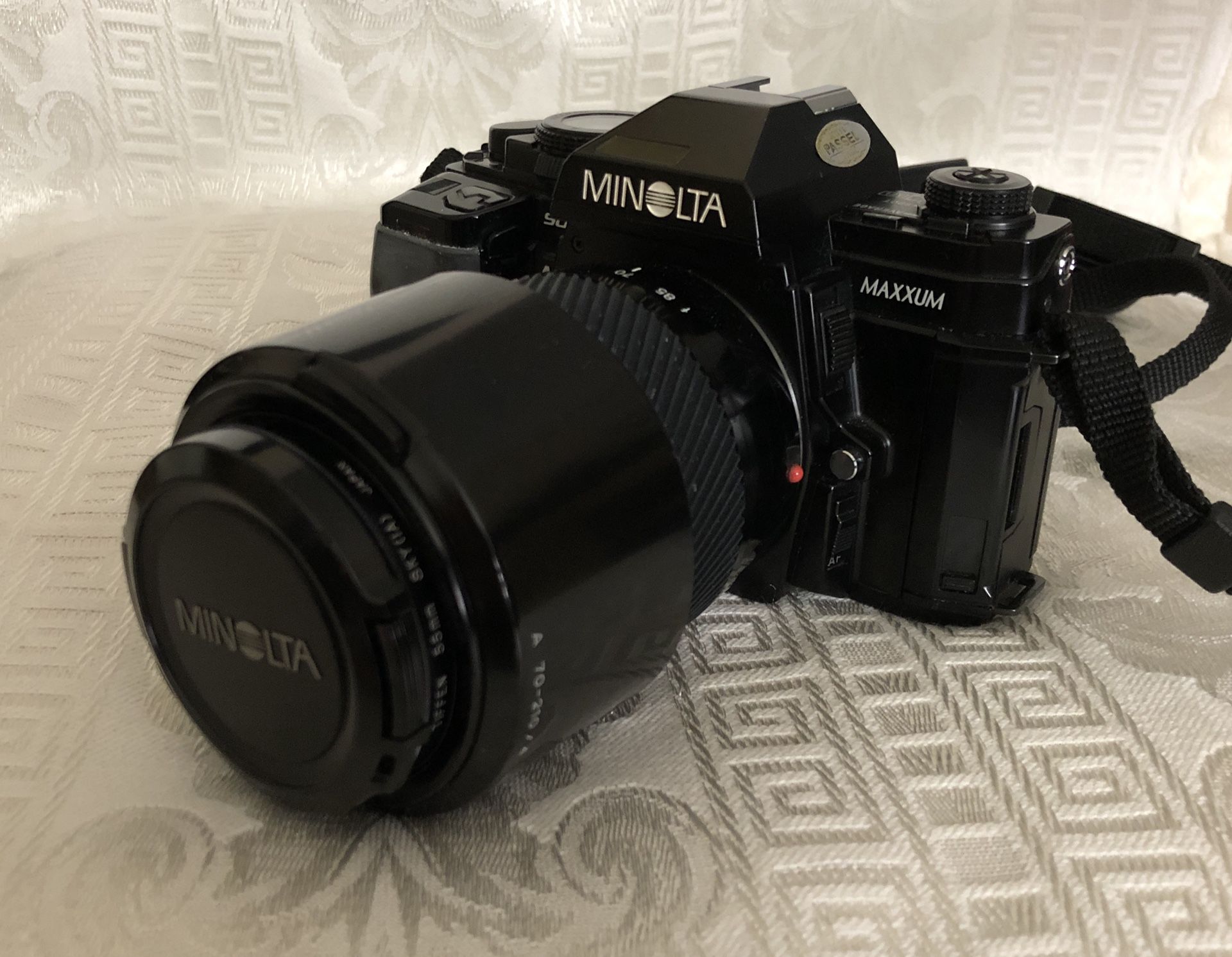 MINOLTA 9000 MAXXUM (Film Camera) 