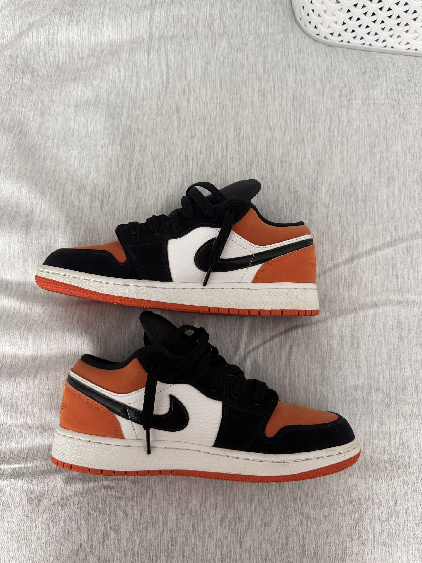 Air Jordan 1 Low “Shattered Backboard”