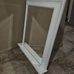 GALLERY WALL SHELF AND MIRROR 30" X 35"