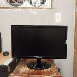 20"  Samsung  Monitor 