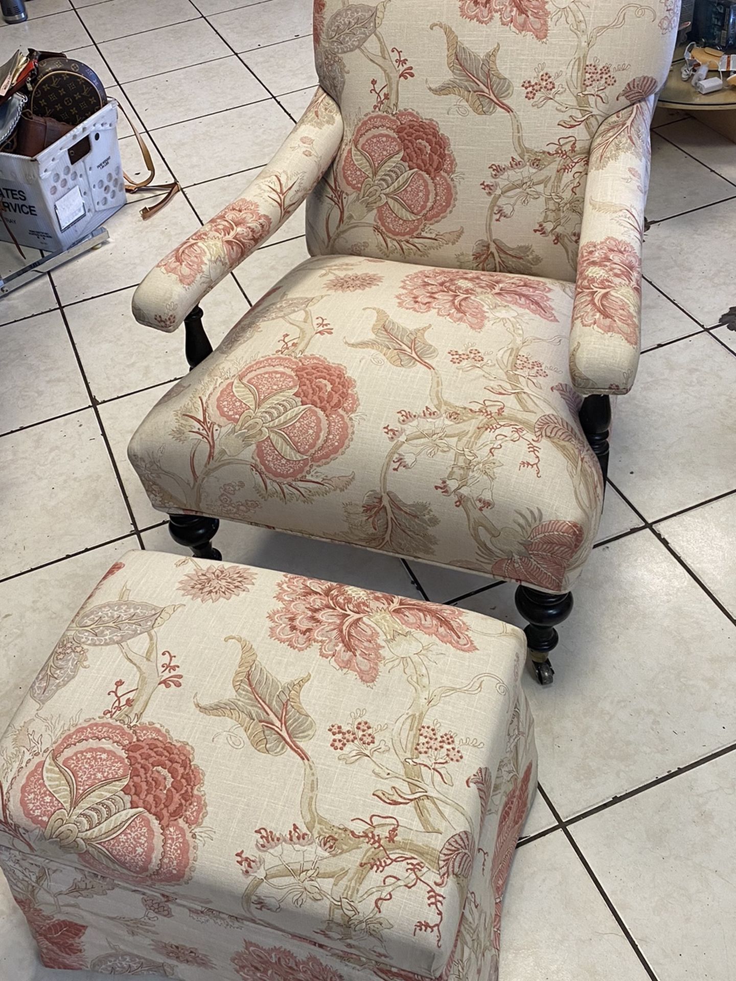 Upholstery Arm Chair 