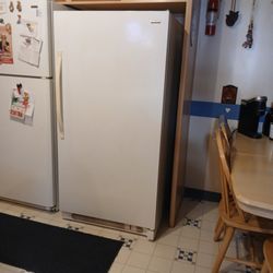 KENMORE FREEZER (WHITE)