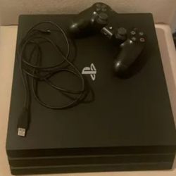 Ps4 Pro / 2 Controllers & Cable 