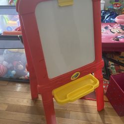 Crayola Art Easel 