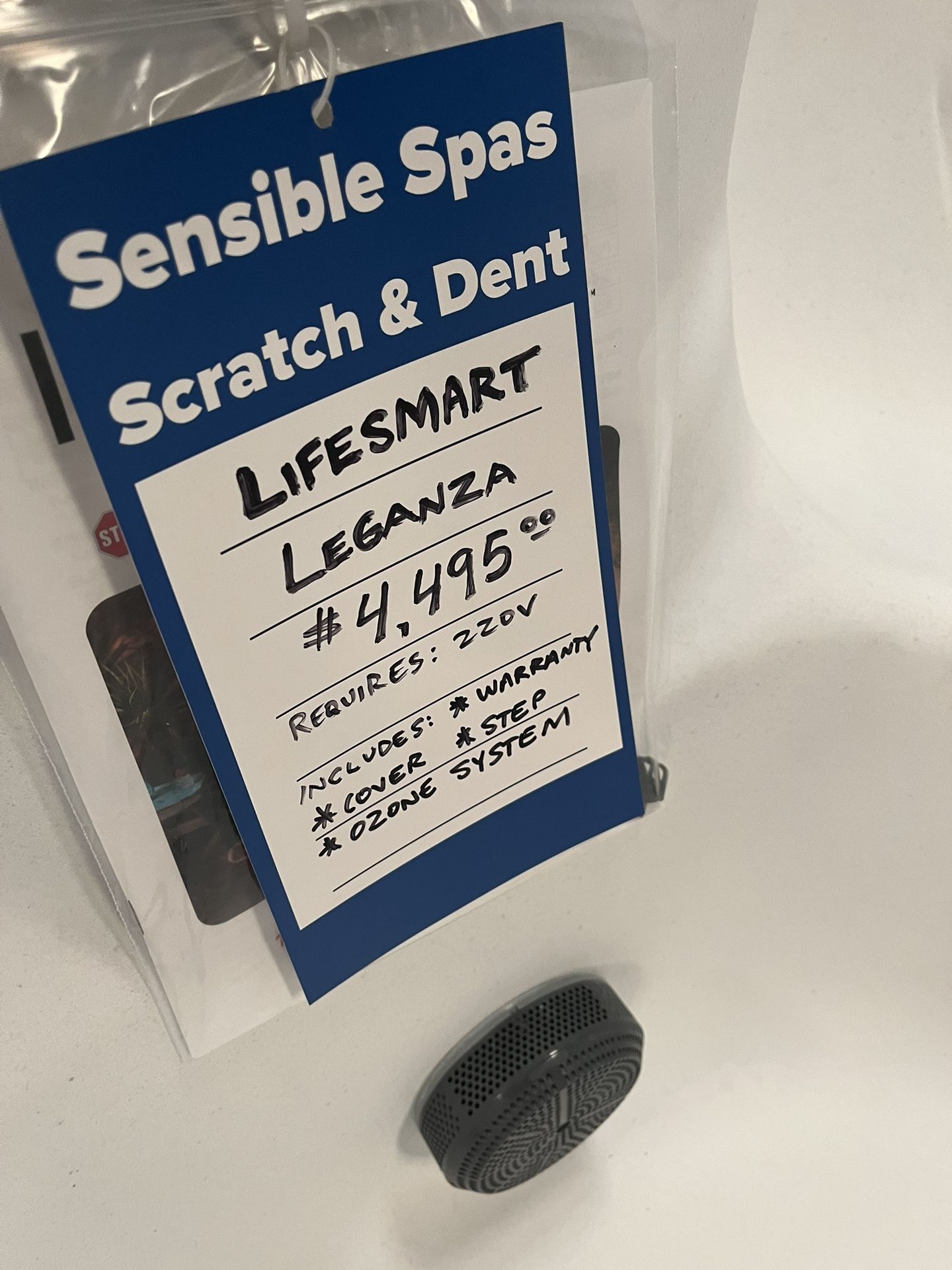 Lifesmart Leganza Spa Hot Tub 2 Pumps, Warranty 220v for Sale in