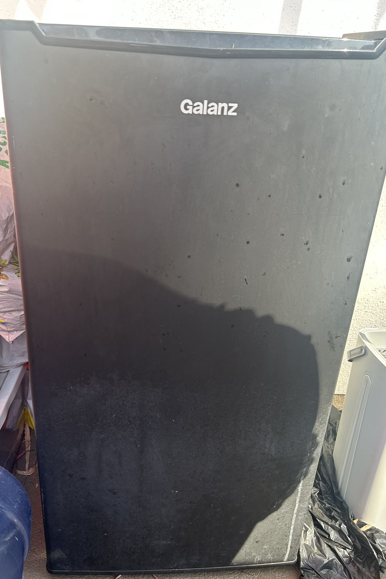 Mini fridge