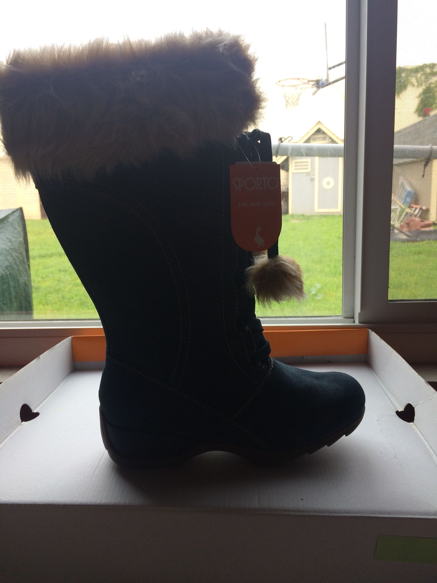 Brand new Sporto thermal boots size 7