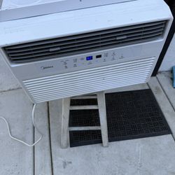 MIDEA 8000 BTU AC WALL UNIT EXCELLENT CONDITION 