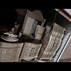Victorian Style Bedroom Set -Offers Welcomed😉