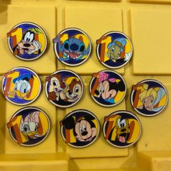 Disney Pins 10 Years Of Pin Trading Disneyland 