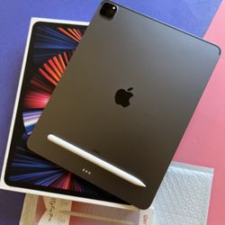 Apple iPad Pro 12.9” 5th Generation (2021 - M1 Chip) 256GB With Pen & Keyboard Case (1TB $890) 