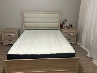 Bed room set queen