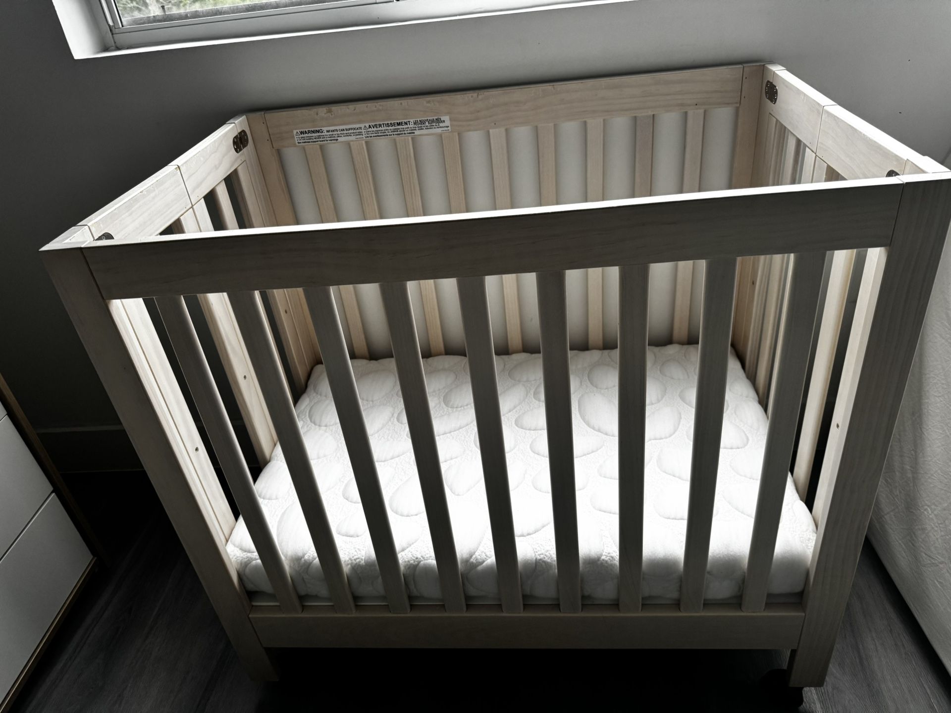 Babyletto Origami Mini Crib