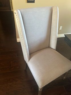 Accent chairs