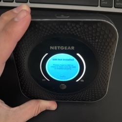 NETGEAR MR1100 travel Hot Spot 