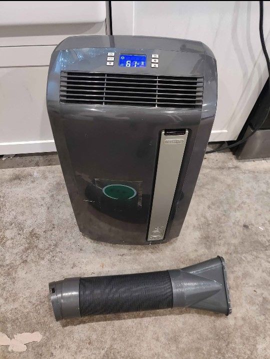 DeLonghi 12,500 BTU Portable Heater & A/C Air Conditioner W/ Hose (MSRP: $449)