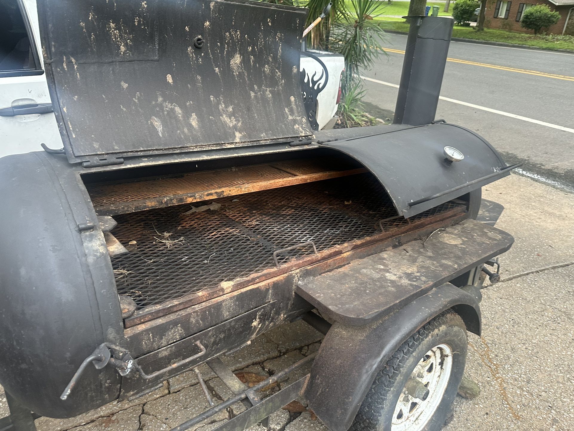  Smoker Grill On Trailer 