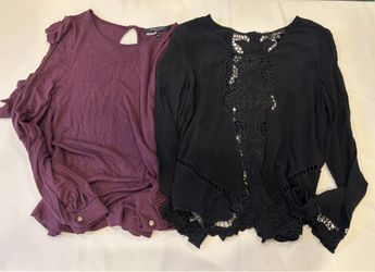 Women’s 2 blouse bundle small