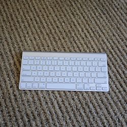 Apple Wireless A1314 Keyboard No Battery Cover