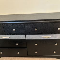 Beautiful Drawers With Mirror 