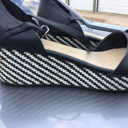 Cute Blk N Wht Chevron Wedges 