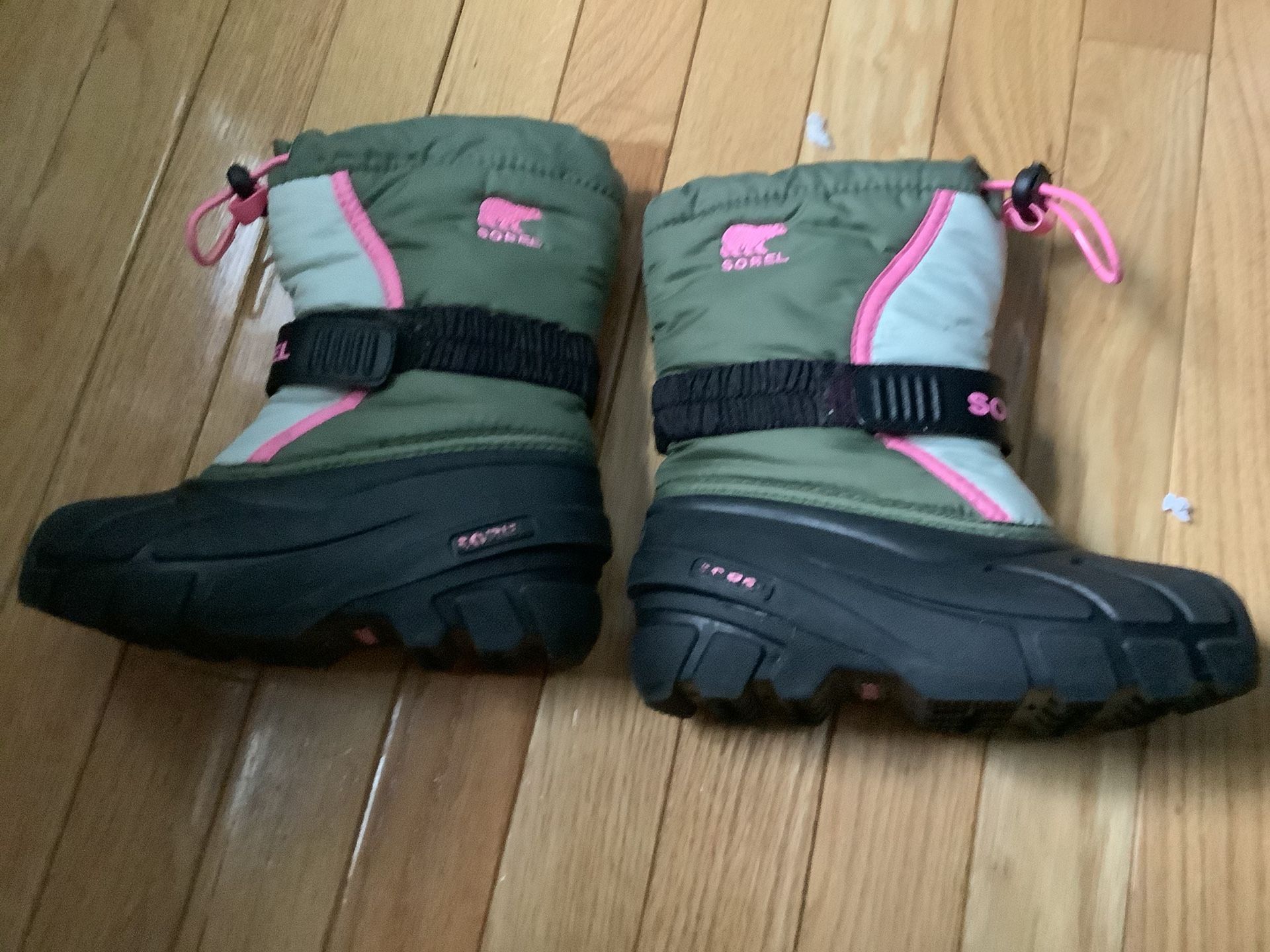 Hardly Worn Sorel Size 12 Youth Snow Boots