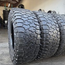 4 used tires Lt 35x12.50r17  Toyo AT111 Open Country $270.00