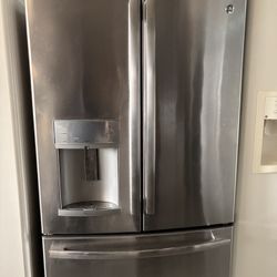 GE Refrigerator 